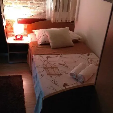 Stone House Apartment *